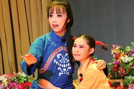 江苏24小时·滚动推送｜仪征市：千名学生观看现代扬剧《党的女儿》图片