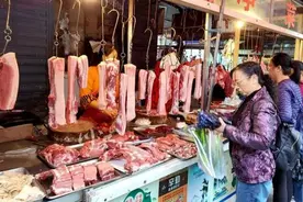 泸州猪肉价格降了，平均每斤跌3-5块图片