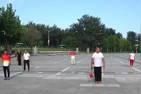 潍坊寿光市：响彻天际 鞭子舞出健康身体图片