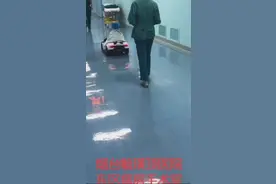 玩具遥控电动跑车接孩子手术，烟台这家医院暖心举动打动无数人图片