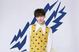 这金秋！整个马甲配合起来图片