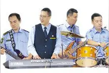 “蓝色行者”的劳动欢歌图片