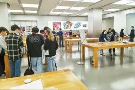 郑州苹果直营店iPhone12系列4万台库存已被预订完 十二不如十三香？不存在图片