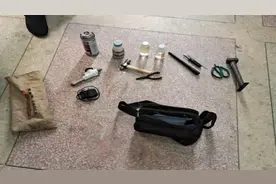 “手艺人”声称帮清洗，用镀金假货掉包真金视频封面