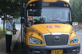 拿啥证办啥事，你这办“叉劈”了吧！准驾不符“跨级”驾驶，12分没了图片