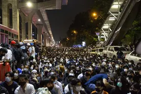 控制游行：泰国政府要封即时通讯APP，誓言保护王室图片