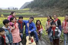 大山里的支教老师：我愿意一辈子“作秀”图片