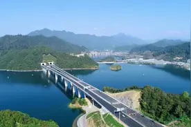 又一条黄金旅游线路！杭州-千岛湖-黄山，开车只要3小时，千黄高速预计年底通车图片