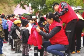 新衣服又漂亮又暖和，冬天再也不冷了图片
