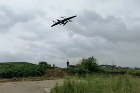 无人机试飞员：“飞得更高”不是他的唯一目标图片