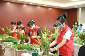 辞掉央企、放弃公务员，数以万计人才涌入家政行业！专业化的“上海阿姨”获得连连点赞图片