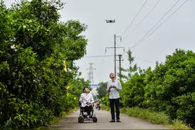 四川蒲江90后残疾青年拼多多卖水果年销上亿，扶贫助农也是好生意图片
