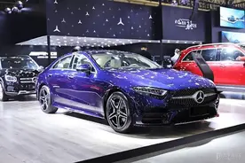 奔驰新款CLS实车图 中控的石英钟不见了图片