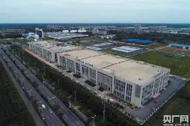“筑巢引凤”舒城百亿级触控光显项目开启投产“快进键”图片