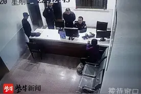 妹妹烦躁说了姐姐几句 智障女走失在寒气逼人的秋夜图片