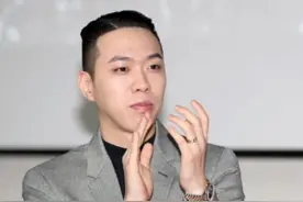 30秒｜韩国说唱歌手BewhY官宣婚讯 与女友结束8年恋爱长跑图片