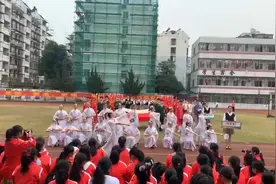 太精彩！人民职校的运动会入场式，宛如一场艺术晚会图片