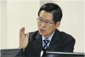 惊世问答！台“立委”问：解放军如“投诚”会不会接受？“防长”答：会图片