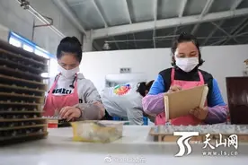 家门口就业 挣钱顾家两不误，阿图什市阿湖乡村民：这就是幸福图片