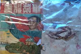 左玮：外公回忆很多战友会在里衣留下姓名，哪怕被炸碎也能证明没被俘”图片