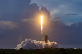 SpaceX取消今天“星链”卫星发射 马斯克：出于谨慎考虑图片