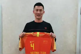 国足送祝福！41岁周挺退役，他是中超最后一位70后球员图片