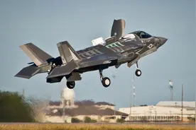 美军在日本岩国基地组建新战机中队 正式追加部署16架F-35B图片