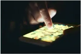 用眼过度，打开手机“护眼模式”真的有用吗？图片