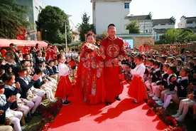 幼儿园小朋友送老师出嫁图片