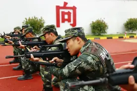 张家港故事丨值班员的“位置”图片