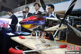 南京航空航天大学研究生“奇思妙想”玩转“未来”图片