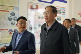 省人社厅党组书记、厅长徐建一行 前来我院调研指导大赛集训备战情况图片