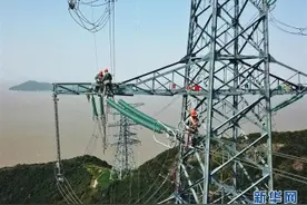 浙江舟山500千伏跨海输电线路开展首次检修「图」图片