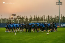 申花正式公布30人亚冠队员名单，今晚随队出征球员将是28人图片