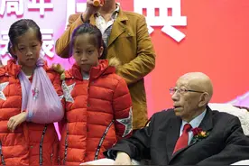 “连心”女婴10年前华西医院“分身”如今她们健康长大重见救命恩人图片