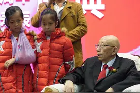 “连心”女婴10年前华西医院“分身”如今她们健康长大重见救命恩人图片