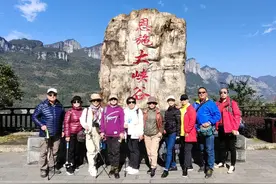 退休后 他们开着房车看世界图片