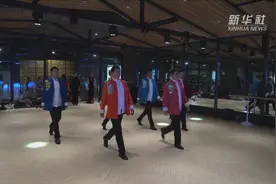 河北石家庄：中老年模特队演绎“最美夕阳红”视频封面