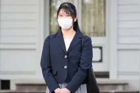 日本爱子公主大学校园“新生首秀”戴口罩甜笑 今后仍在皇宫上网课图片