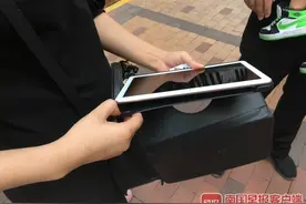 充话费就送平板电脑，店家分期返还？南宁一手机店收钱后人去铺空图片