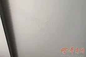 男子买二手房狂漏水，邻居说之前更严重，物业答复令他想不通图片