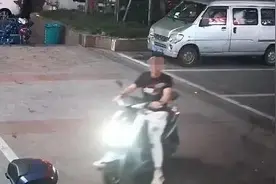骑车找车？这操作让人摸不着头脑！民警解开谜团……图片