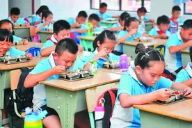 “光盘行动”后，校园餐饮浪费有何改善图片