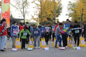 北京市丰台区中小学生定向越野激情开跑图片