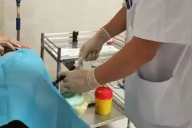 六旬阿姨牙龈肿痛一个月，医生一检查：情况不妙，马上入院图片