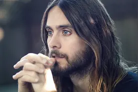 横跨两大超英宇宙 他既是小丑又是“漫威蝙蝠侠”图片