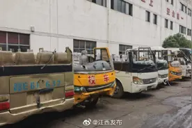 报废车告别论斤卖 废铁车辆回收价有望升一升图片