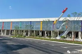 可以开卡丁车的园区你见过吗？松江这个汽车港正式开园图片