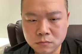岳云鹏的一天上热搜，网友说：太厉害了！半小时跑235米，50分钟10个俯卧撑图片