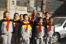 致敬最可爱的人！济南市六里山小学少先队员代表看望抗美援朝老兵图片